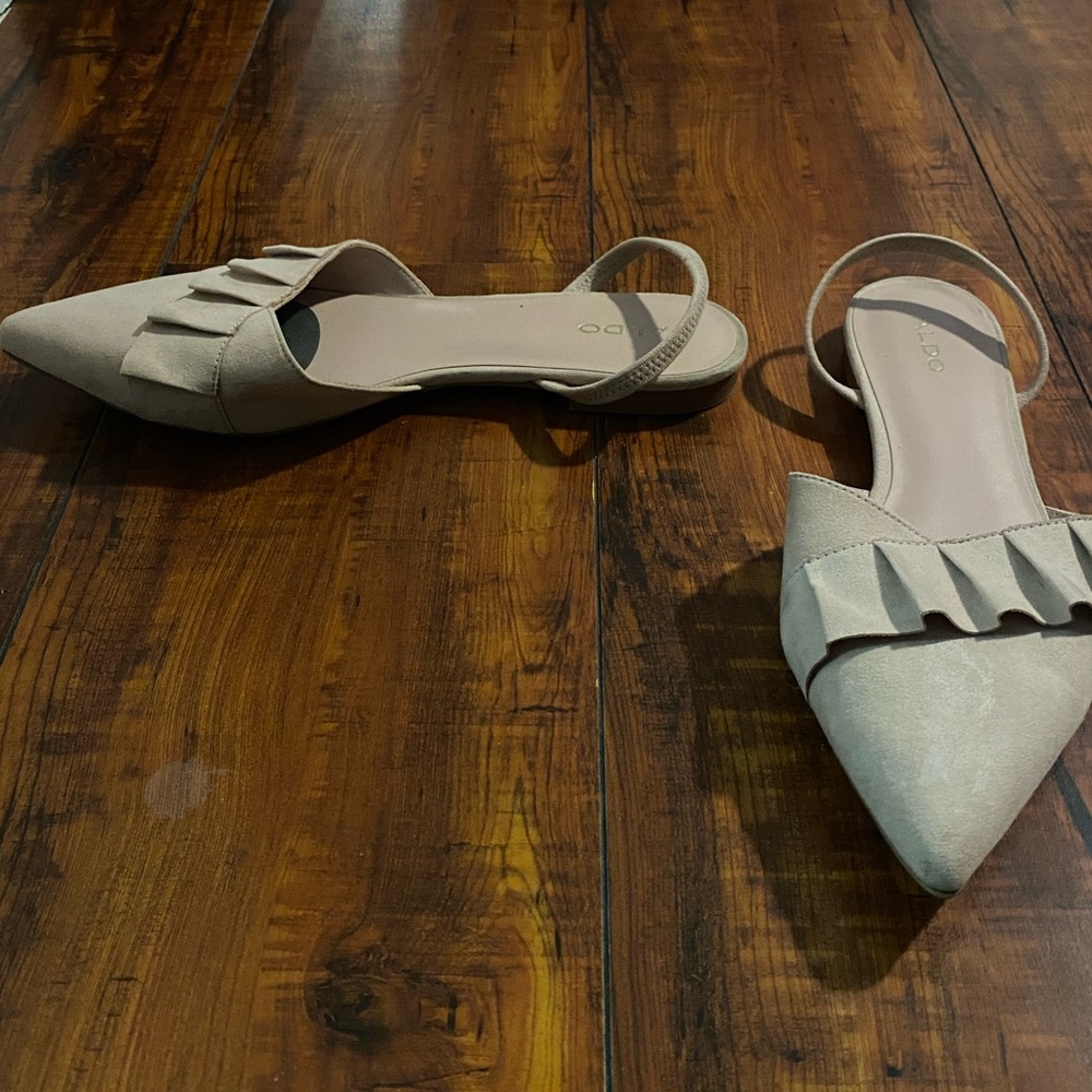 Aldo ruffled flats